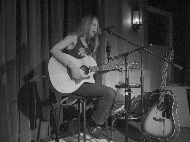 Juliana Hatfield